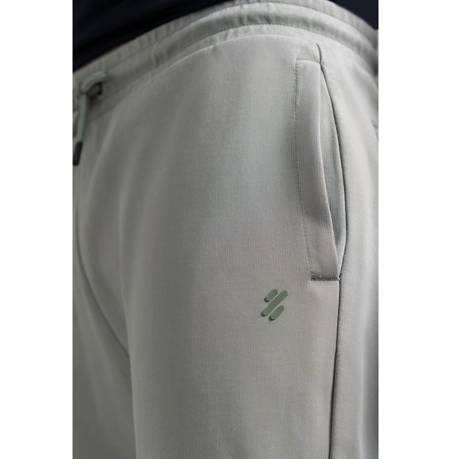 JOGGER REGULAR FIT HOMBRE ULTIMATE GRIS MILITARY - 3