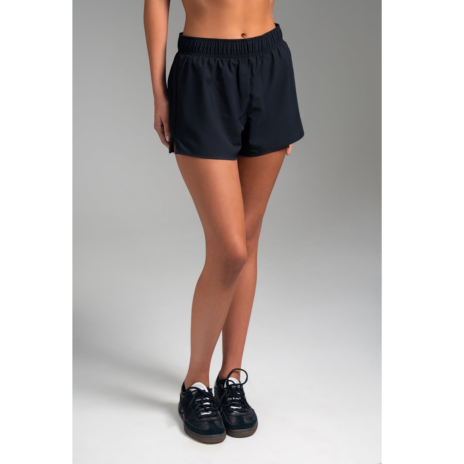 SHORT REGULAR FIT MUJER ULTIMATE BLACK - 1