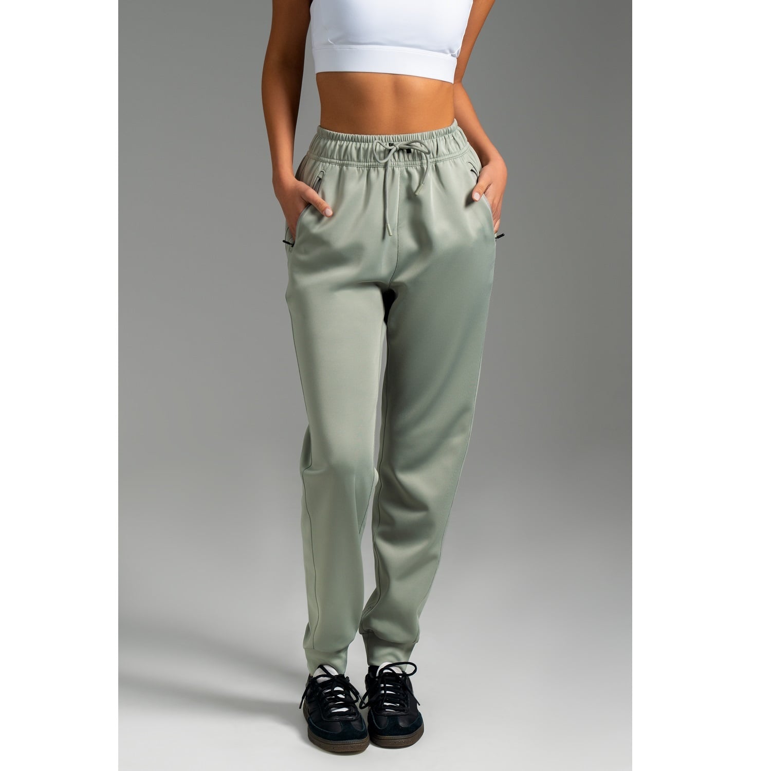 JOGGER REGULAR FIT MUJER ULTIMATE MINERAL OLIVE SPORT - 1