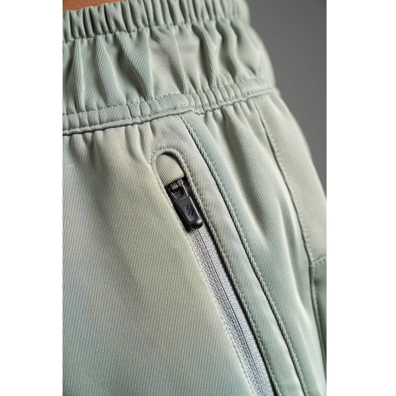 JOGGER REGULAR FIT MUJER ULTIMATE MINERAL OLIVE SPORT - 5
