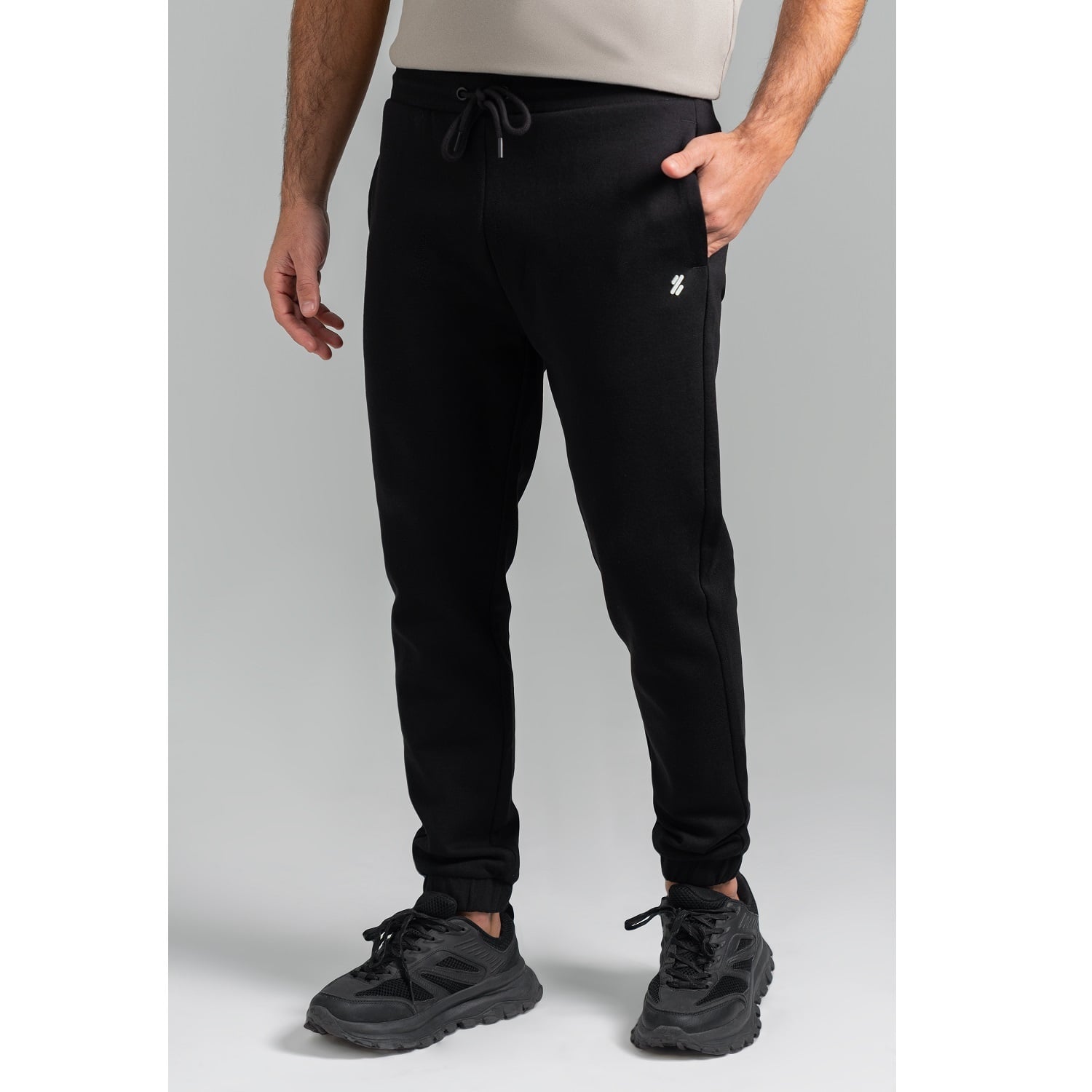 JOGGER REGULAR FIT HOMBRE ULTIMATE NEGRO PIRATE BLACK - 1