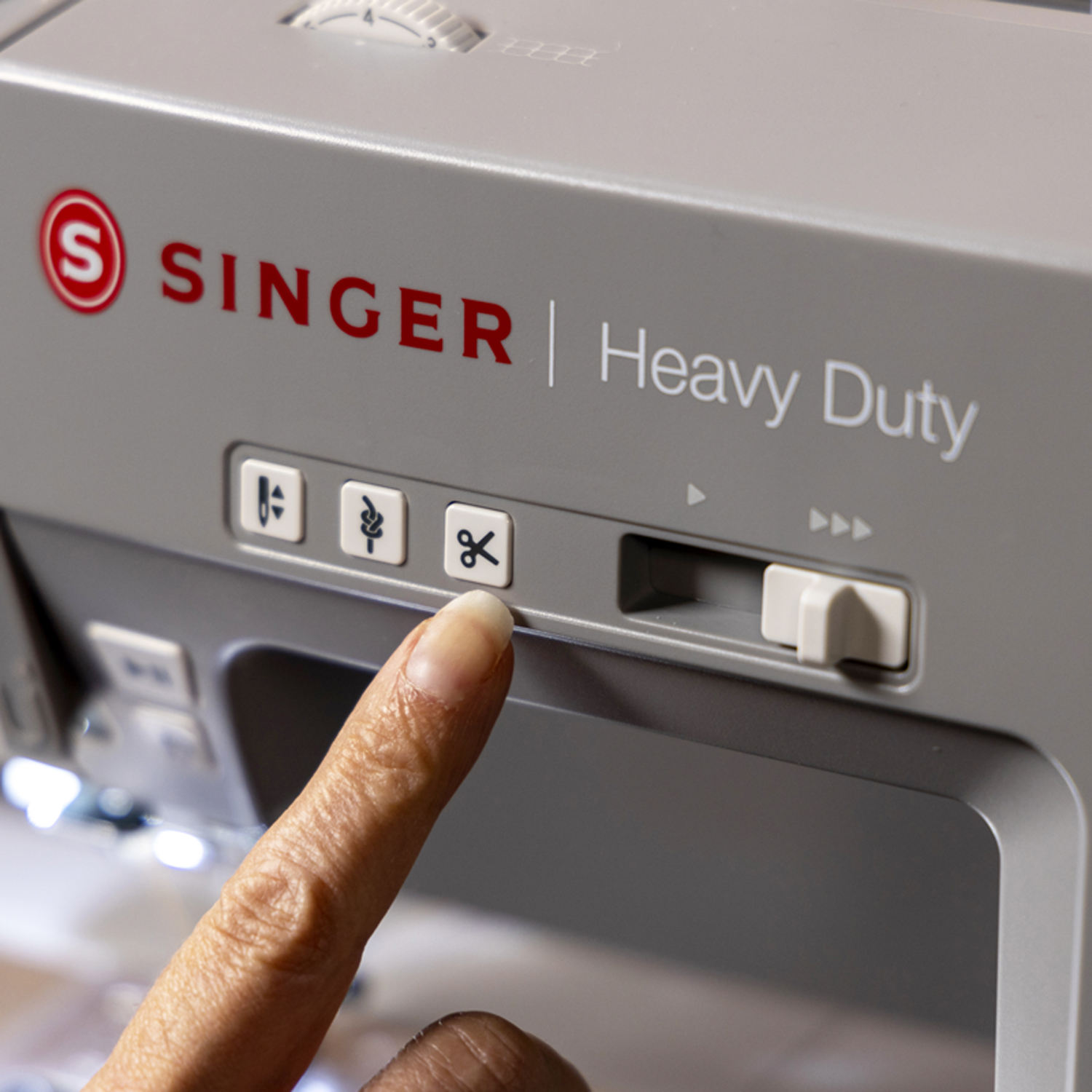 MAQUINA DE COSER SINGER HD6805C MÁQUINA DE COSER HEAVY DUTY COMPUTARIZADA - 8