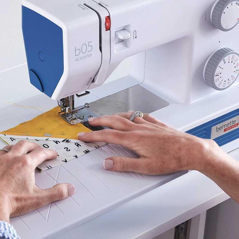 MAQUINA DE COSER BERNETTE 05 ACADEMY - 7