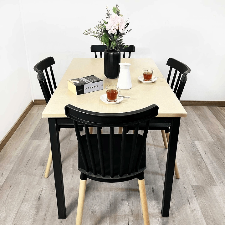 JUEGO DE COMEDOR NEW YORK + 4 SILLAS WINDSOR NEGRAS - 4
