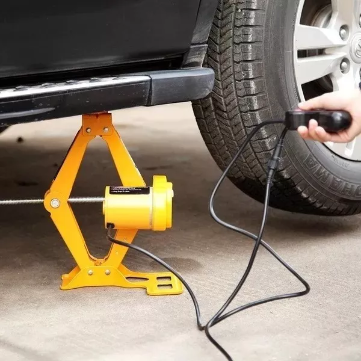 GATA ELÉCTRICA IMPORTCLICK + LLAVE IMPACTO VEHÍCULOS 12 V 3T - 6