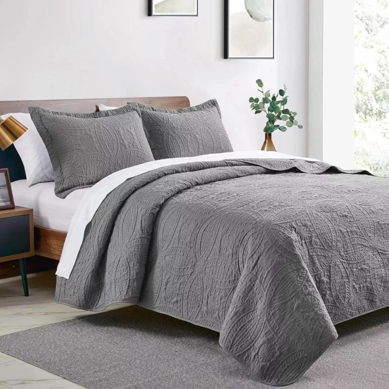 CUBRECAMA IMPORTCLICK GRIS BORDADO QUILT REVERSIBLE QUEEN 228X228 CM MÁS FUNDAS ALMOHADA - 2