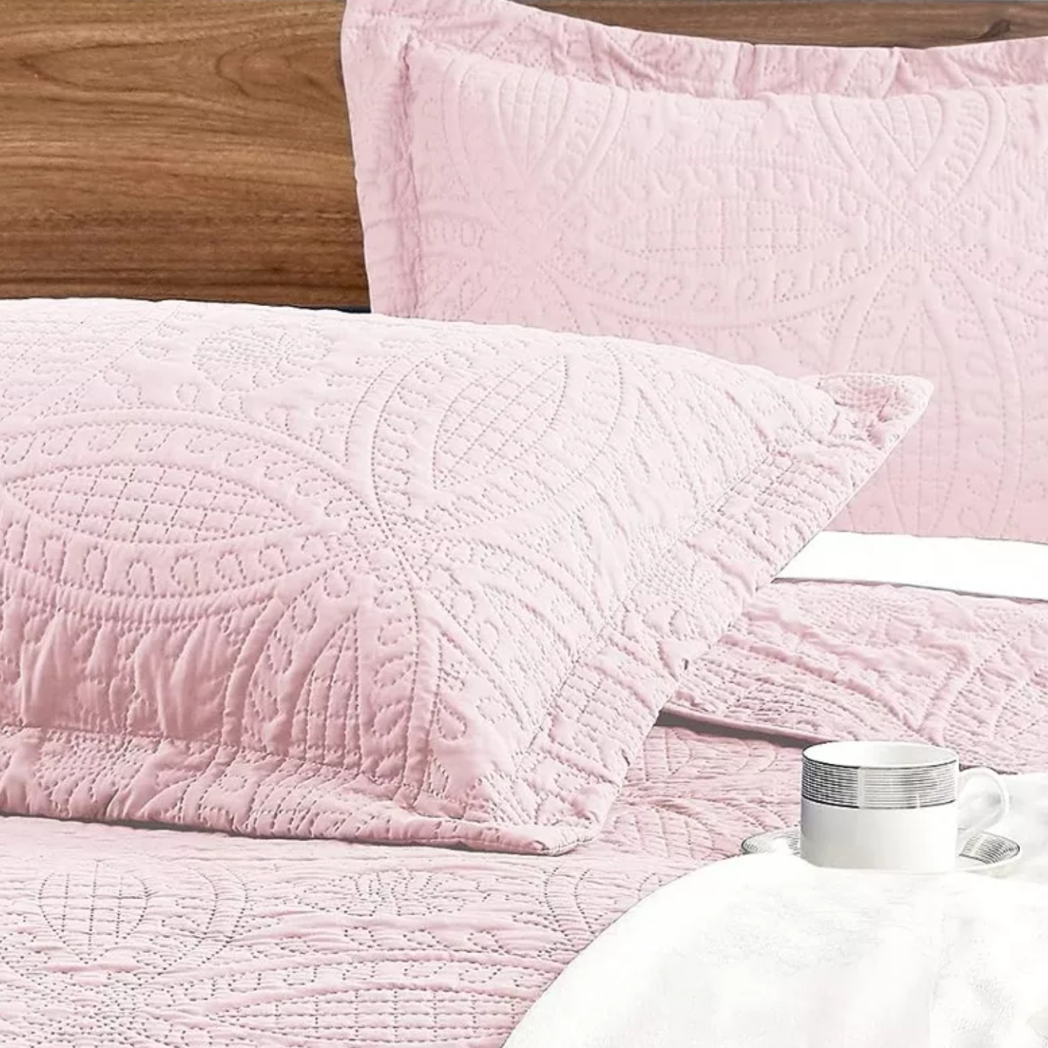 CUBRECAMA IMPORTCLICK ROSA QUILT REVERSIBLE QUEEN 228X228 CM MÁS FUNDAS ALMOHADA BLANCO - 3