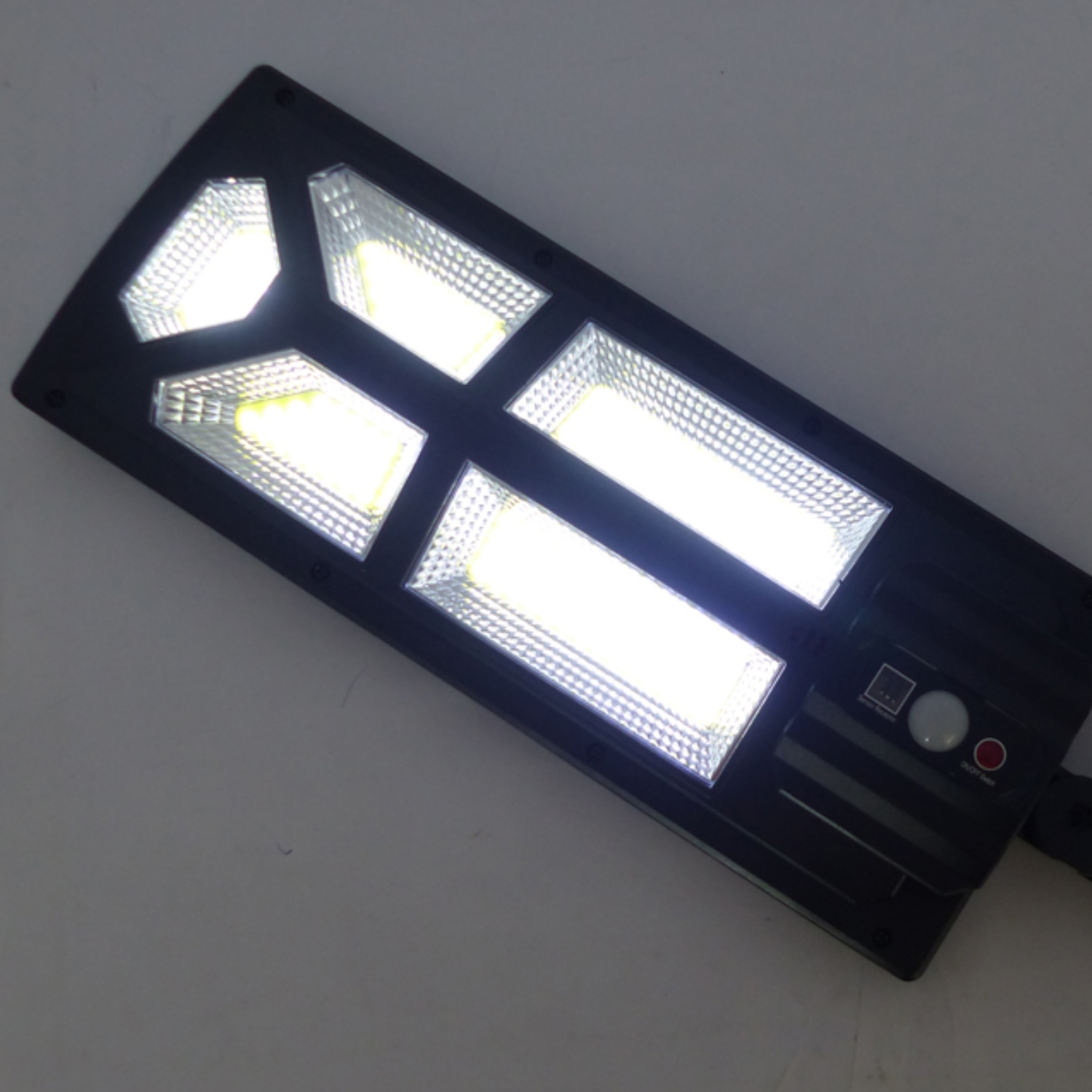 FOCO MINI SOLAR PARED LED COB 5 PLACAS - 4