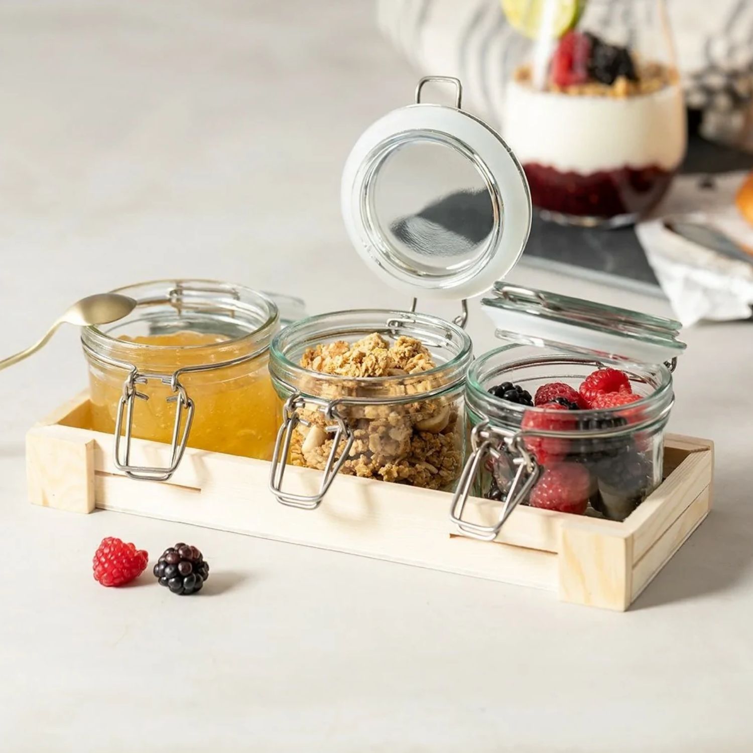SET 3 FRASCOS CONTENEDORES VIDRIO BASE MADERA GAB 230 ML - 4
