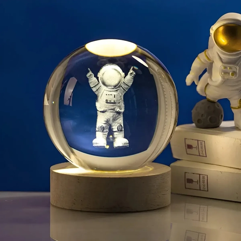 LÁMPARA BOLA DE CRISTAL 3D LED USB ASTRONAUTA - 2