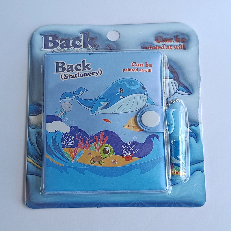MINI LIBRETA CON DISEÑO DE BALLENA BROCHE Y LAPIZ 11 X 8 CM - 4