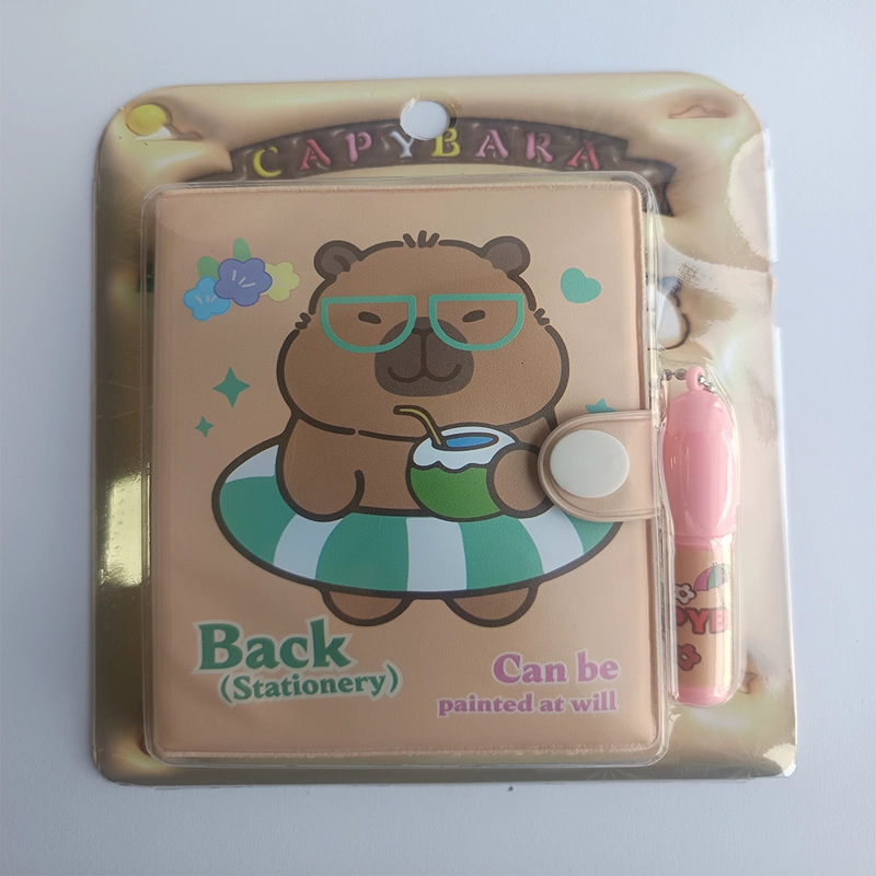 MINI LIBRETA CON DISEÑO DE CAPIBARA BROCHE Y LAPIZ 11 X 8 CM - 3