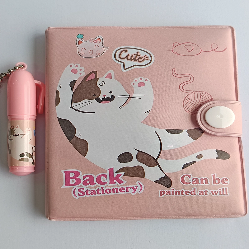 MINI LIBRETA CON DISEÑO DE GATO BROCHE Y LAPIZ 11 X 8 CM - 1