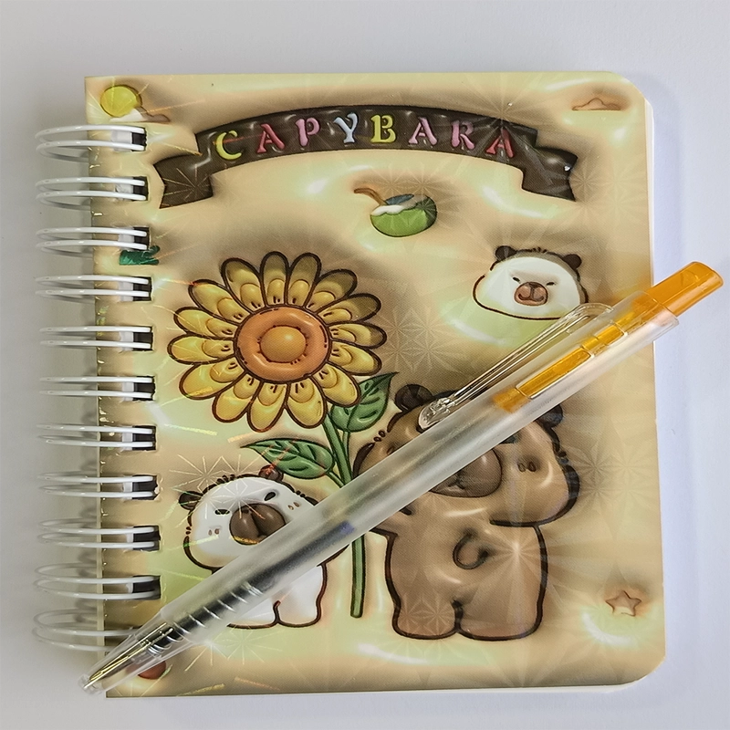MINI LIBRETA CON DISEÑO DE CAPIBARA ESPIRAL Y LAPIZ 11 X 8 CM - 2