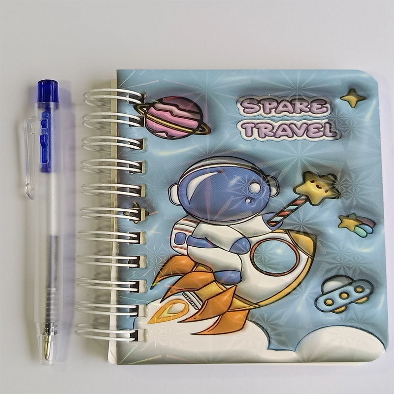 MINI LIBRETA CON DISEÑO ASTRONAUTA ESPIRAL Y LAPIZ 11 X 8 CM - 1