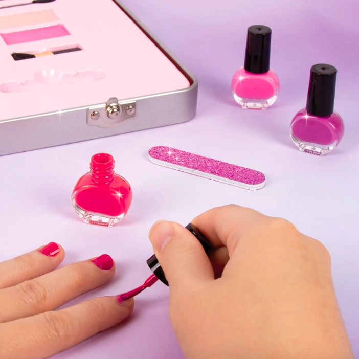 SET DE MAQUILLAJE JUEGO ESTUCHE DE METAL MAKE IT REAL - 4