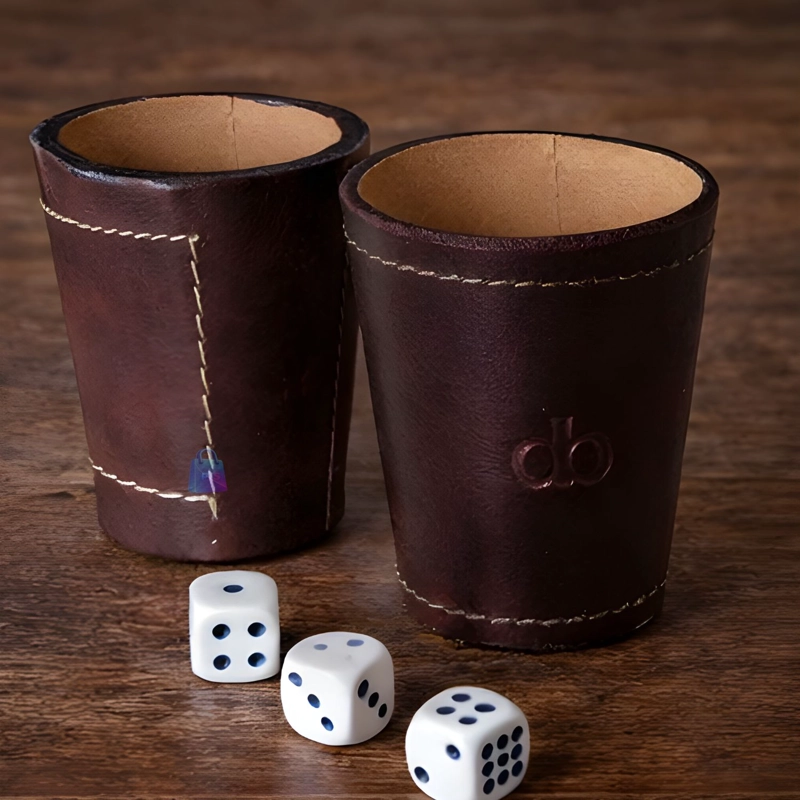 Vaso Cacho Cuero Dommo Burano Café + 5 Dados - PS - 2