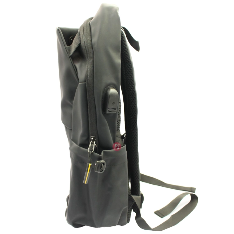 MOCHILA NEGRA IMPERMEABLE CON CIERRE DELANTERO - PS - 2