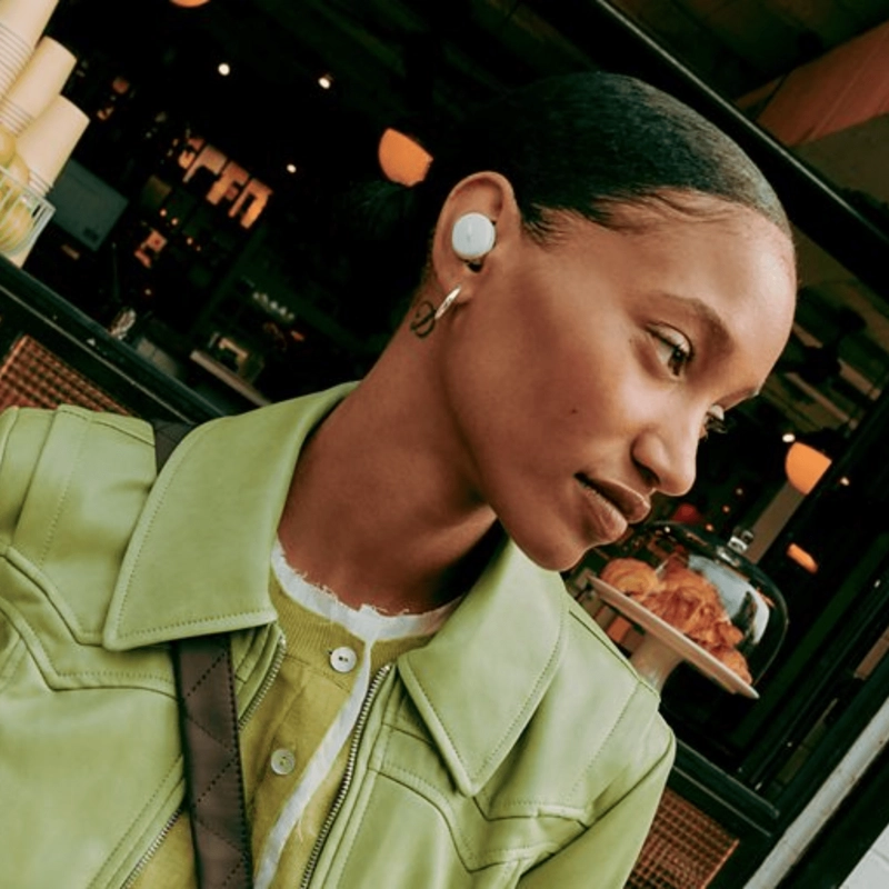 AUDIFONOS EARBUDS BOSE QUIETCOMFORT TRUE WIRELESS NOISE CANCELLING IPX4 8.5H - WHITE SMOKE - 2