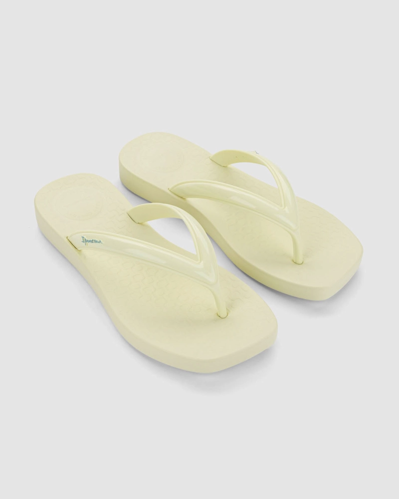 SANDALIA  MUJER_ BEIGE PLUMA IPANEMA - 2