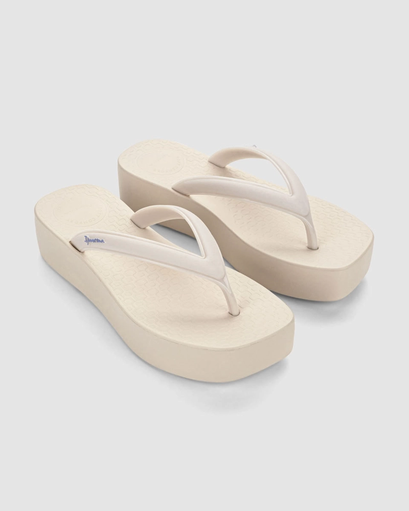 SANDALIA MUJER_ BEIGE PLUMA UP IPANEMA - 3