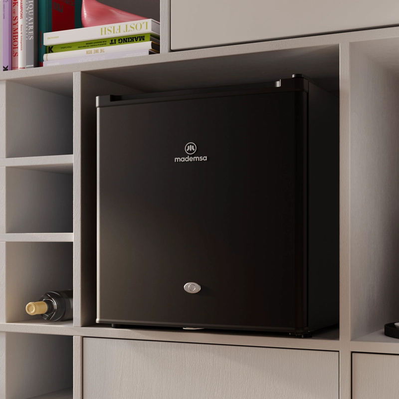 FRIGOBAR 50L FRIO DIRECTO CON LLAVE Y LUZ LED MMB50BLK NEGRO - 6