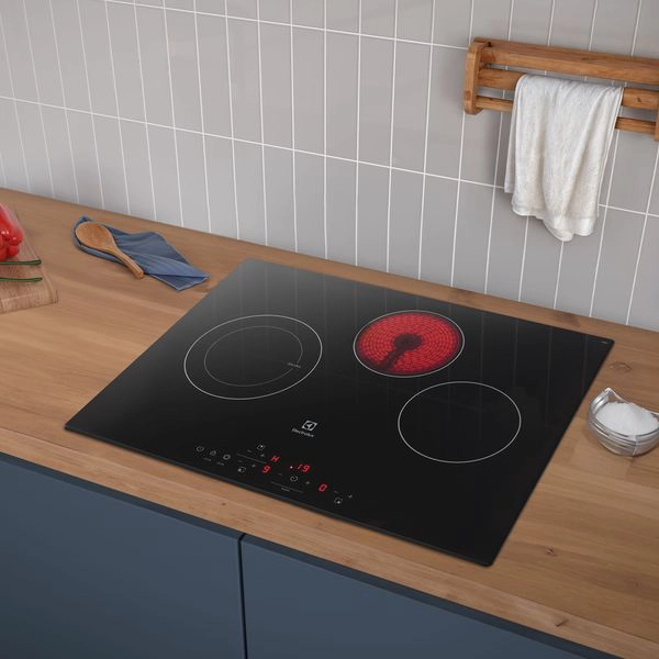 ENCIMERA ELE CTRICA 3 PLATOS VITROCERAMICA PANEL TOUCH VE6DT - 6