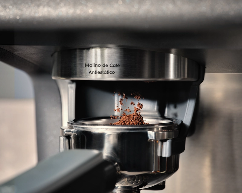 CAFETERA ESPRESSO BARISTA 3L MOLINILLO 2200W ECM90 - 10