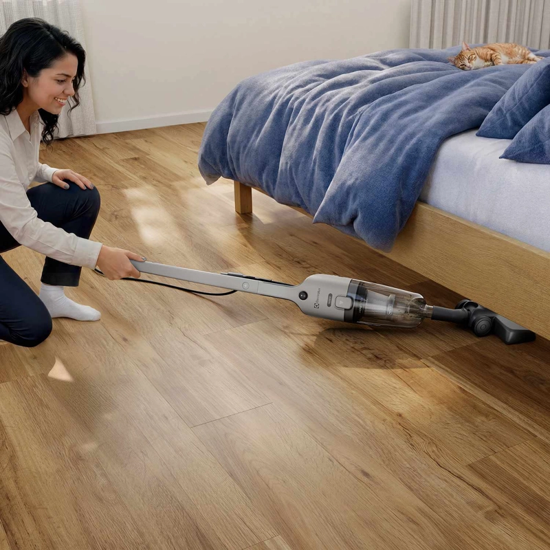 ASPIRADORA VERTICAL CON CABLE ELECTROLUX 1800W 2 EN 1 CON FILTRO HEPA STK26 - 13