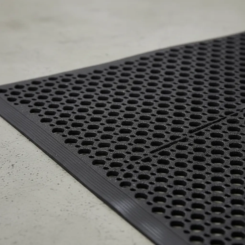 PISO QRUBBER DRENAJE C/ BORDES SEGURIDAD 91 CMX152MX11 MM - 2