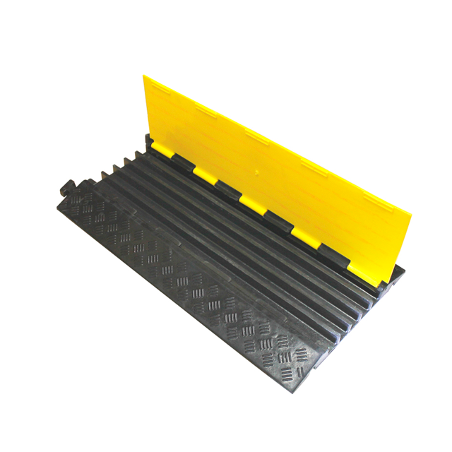 PROTECTOR DE CABLES QRUBBER DE 5 CANALES - 1