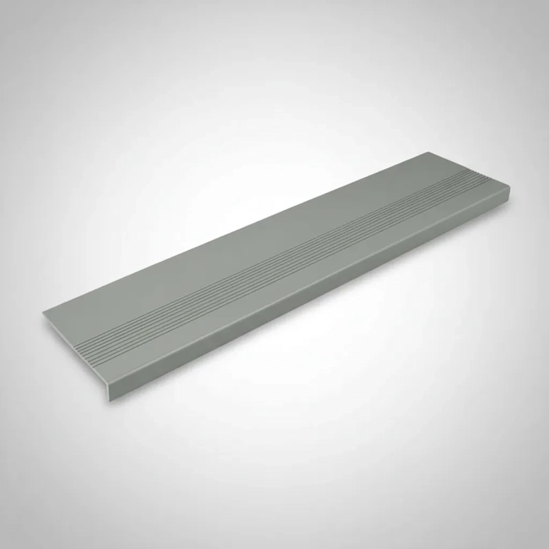 GRADA PVC ESTRIADA GRIS 300CM X 30CM QRUBBER - 4