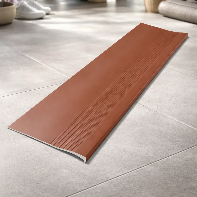 GRADA QRUBBER PVC 300 X 30 CM CAFÉ 4.5 KG - 3