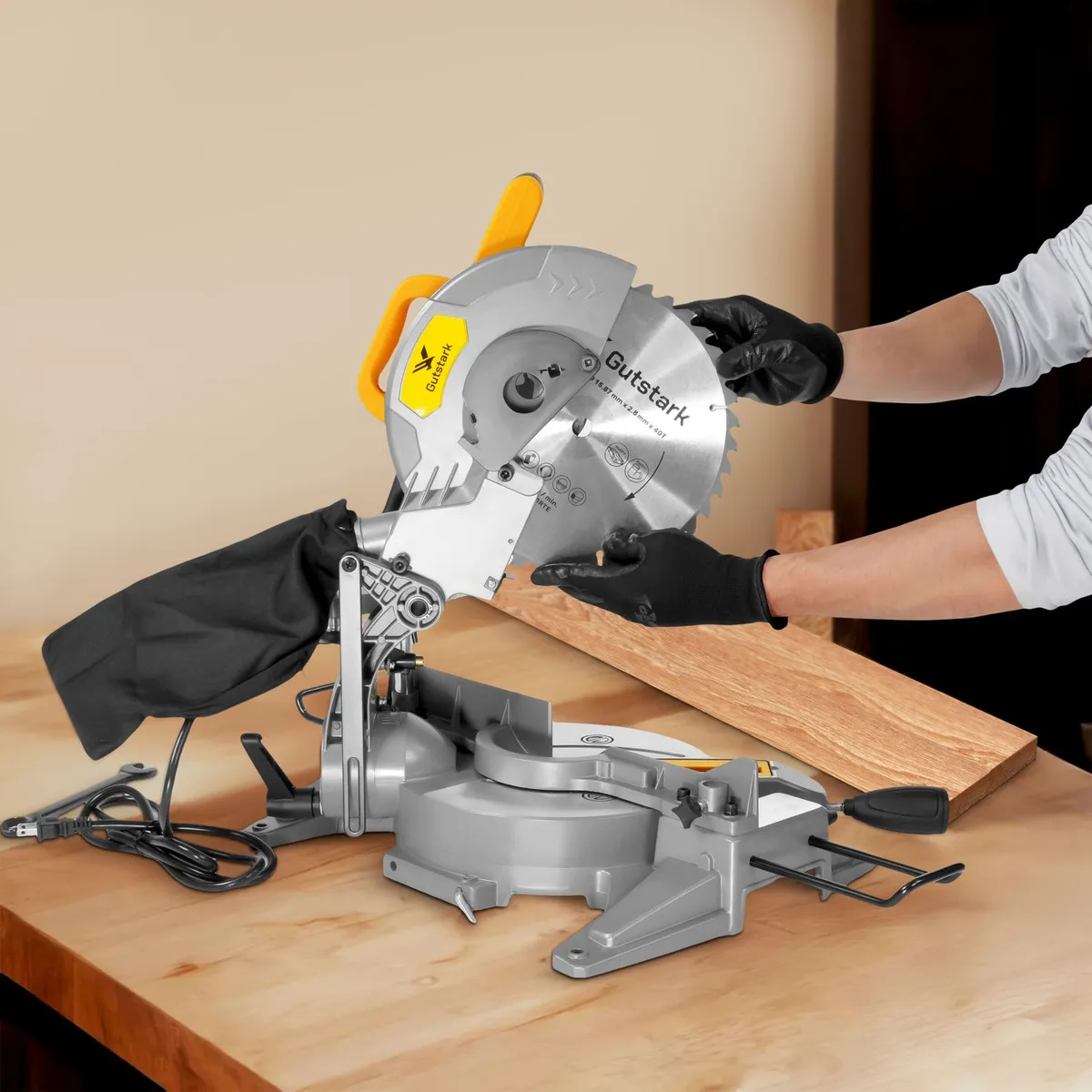 Sierra Ingletadora Telescópica 10" · 1800W con guía láser - 5