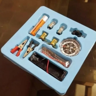 KIT CIRCUITO ELÉCTRICO ESCOLAR 17 PIEZAS CON BRUJULA - 1