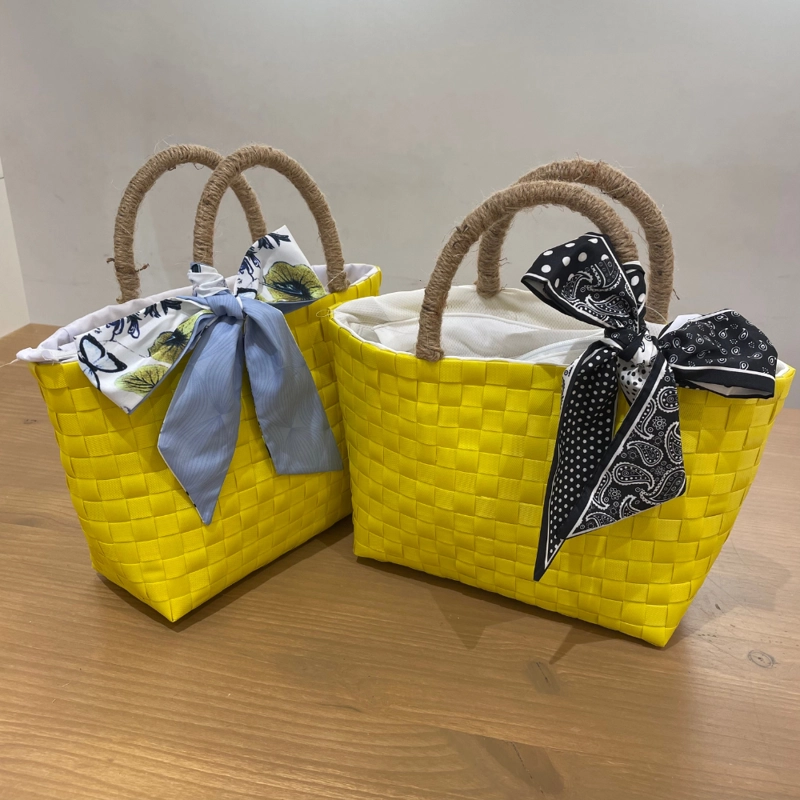 Cartera de Mano Javiera Amarilla con Pañuelo Decorativo - 5