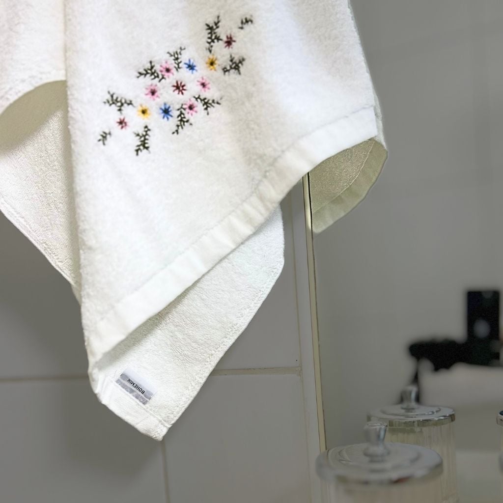 3 TOALLAS ROYAL TOUCH Floral Baño 60cm x 130cm Algodón 550 GSM BOHEMIK - 4