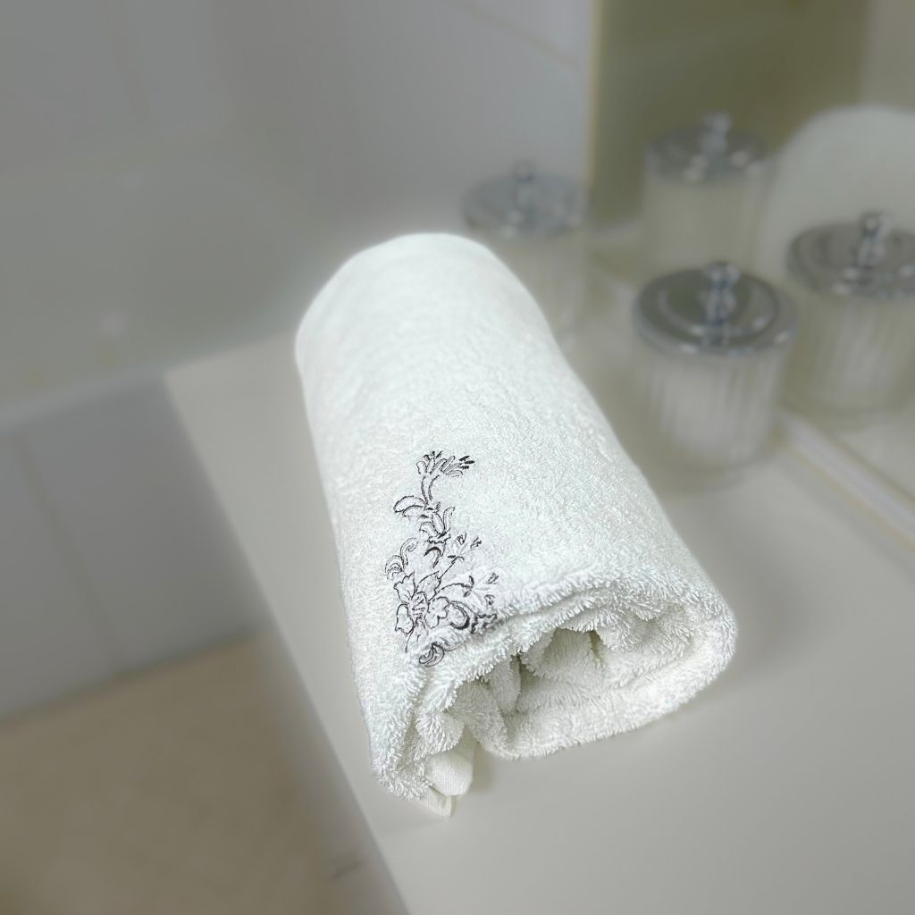3 TOALLAS ROYAL TOUCH Gray Baño 60cm x 130cm Algodón 550 GSM BOHEMIK - 2
