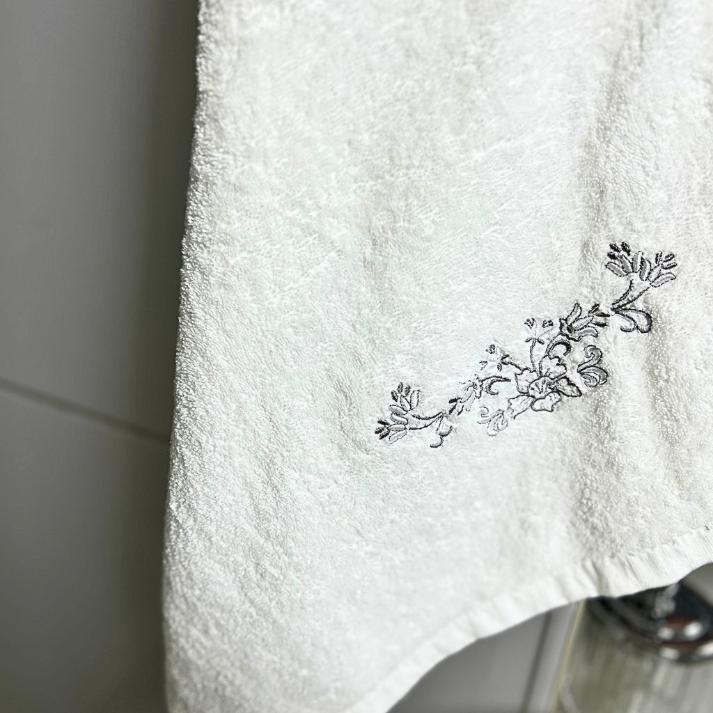 3 TOALLAS ROYAL TOUCH Gray Baño 60cm x 130cm Algodón 550 GSM BOHEMIK - 4