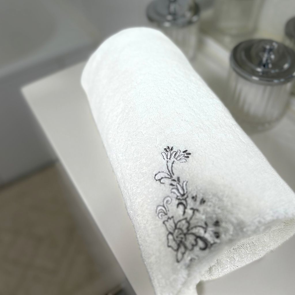 3 TOALLAS ROYAL TOUCH Gray Baño 60cm x 130cm Algodón 550 GSM BOHEMIK - 5