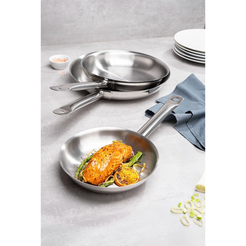 SARTEN TRAMONTINA PROFESSIONAL RASO DE ACERO INOXIDABLE FONDO TRIPLE CON MANGO 20 CM 1,1 L - 5