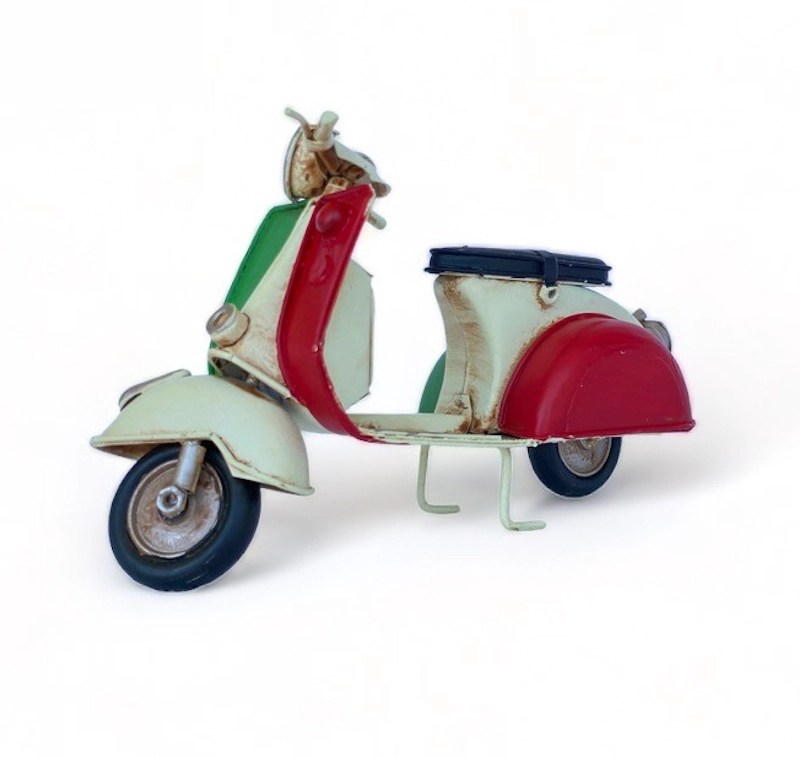 MOTO A ESCALA TIPO VESPA, DECORACIÓN VINTAGE EN FIERRO. - 2