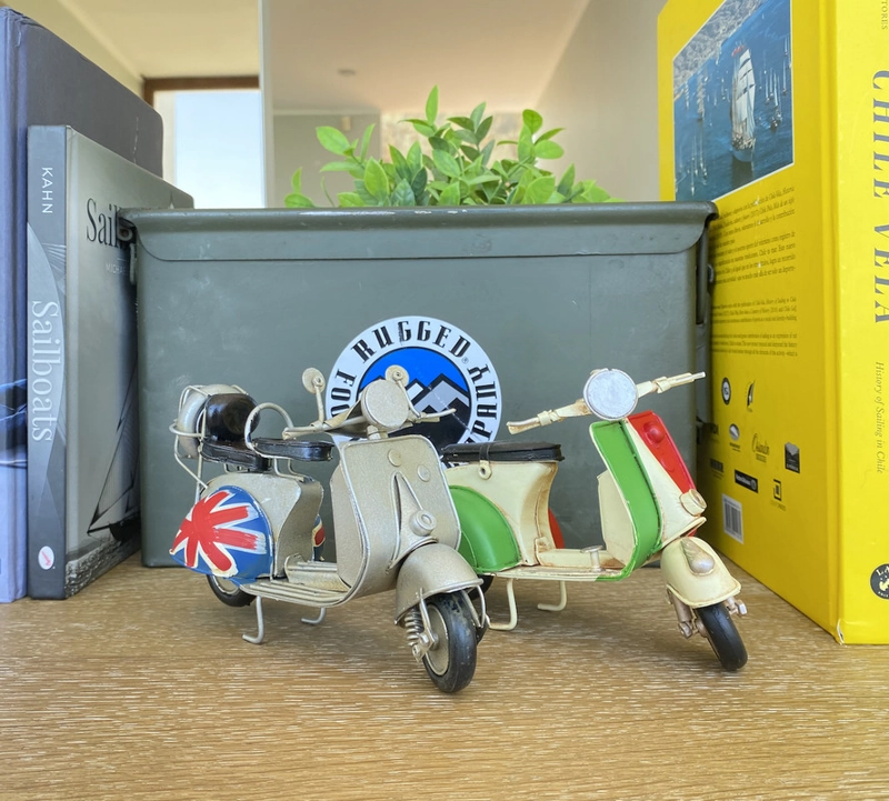 MOTO A ESCALA TIPO VESPA, DECORACIÓN VINTAGE EN FIERRO. - 6