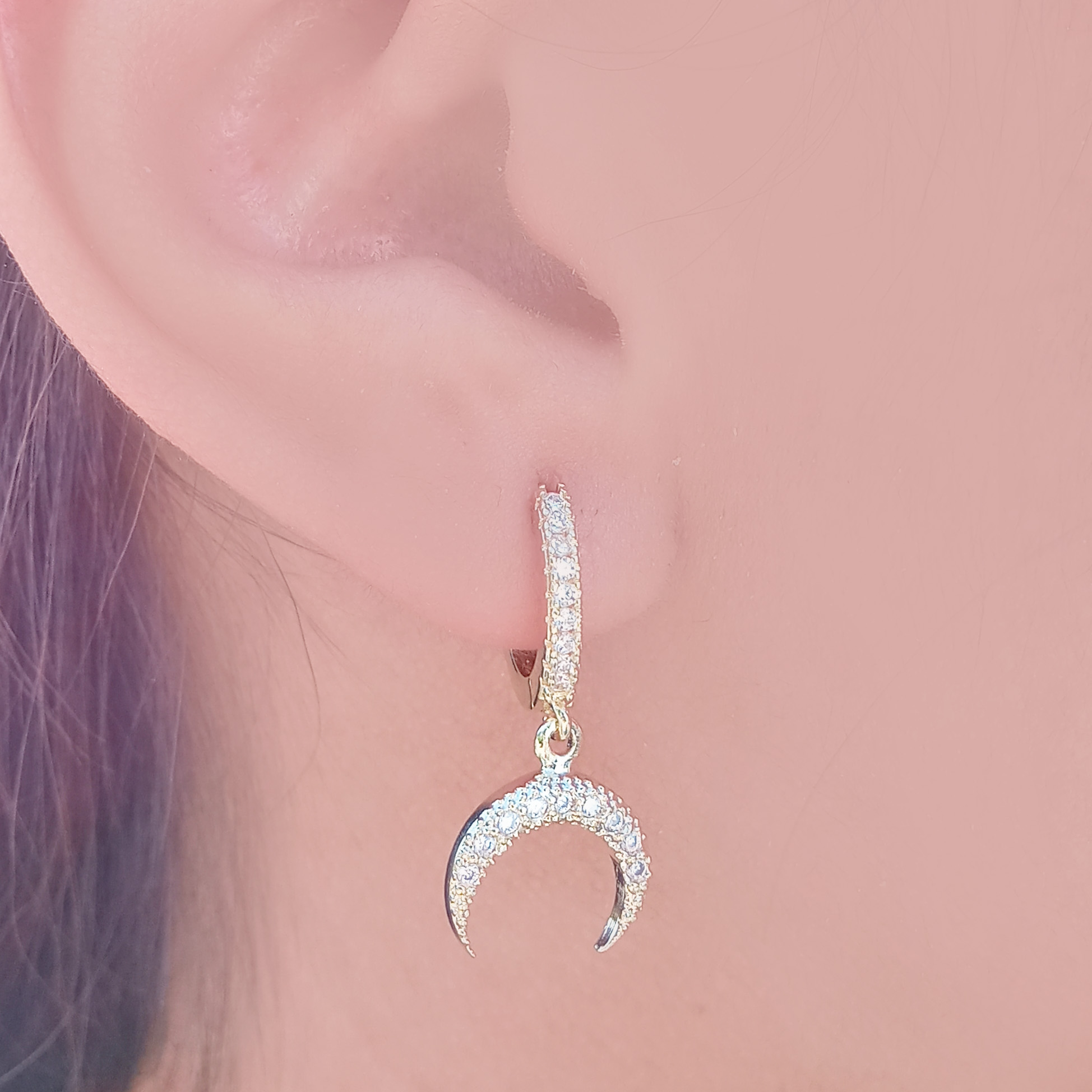 AROS ANDREA COGGIOLA JOYAS ARGOLLA LUNA INVERTIDA CIRCÓN ENCHAPADO ORO 18K - 2