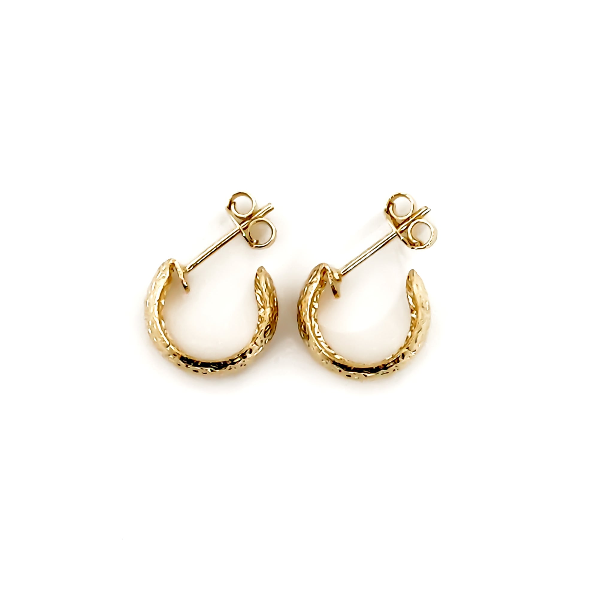 AROS ANDREA COGGIOLA JOYAS ARGOLLAS MARTILLADA 12MM ENCHAPADA ORO 18K - 1