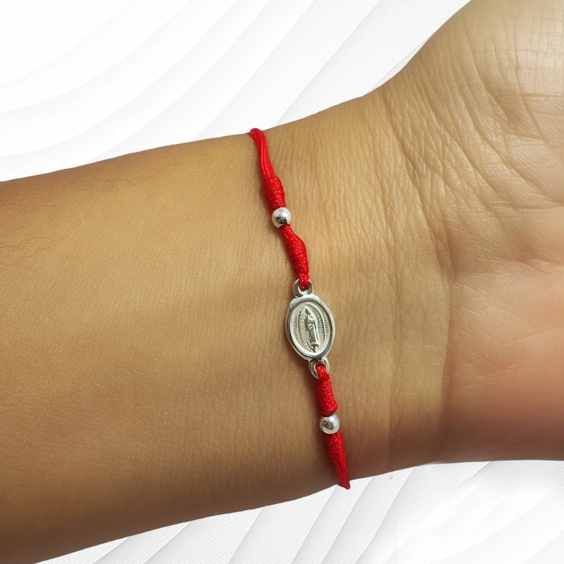 PULSERA ANDREA COGGIOLA JOYAS VIRGEN DE GUADALUPE MINI CORDÓN RROJO PLATA FINA 925 - 2