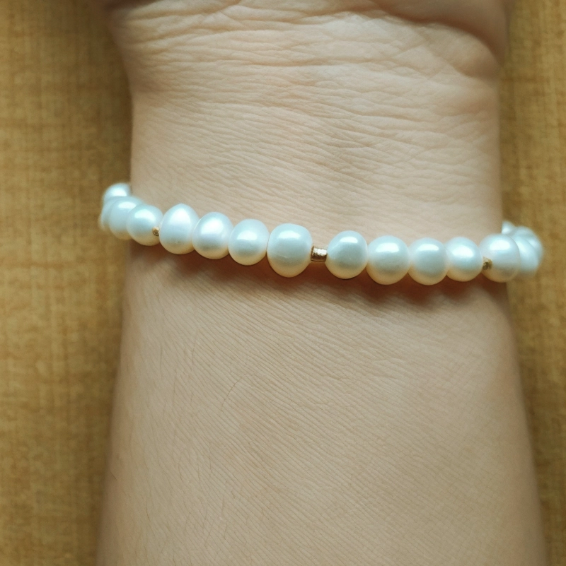PULSERA ANDREA COGGIOLA JOYAS PERLA DE RÍO MOSTACILLA ENCHAPADO ORO 18K - 2