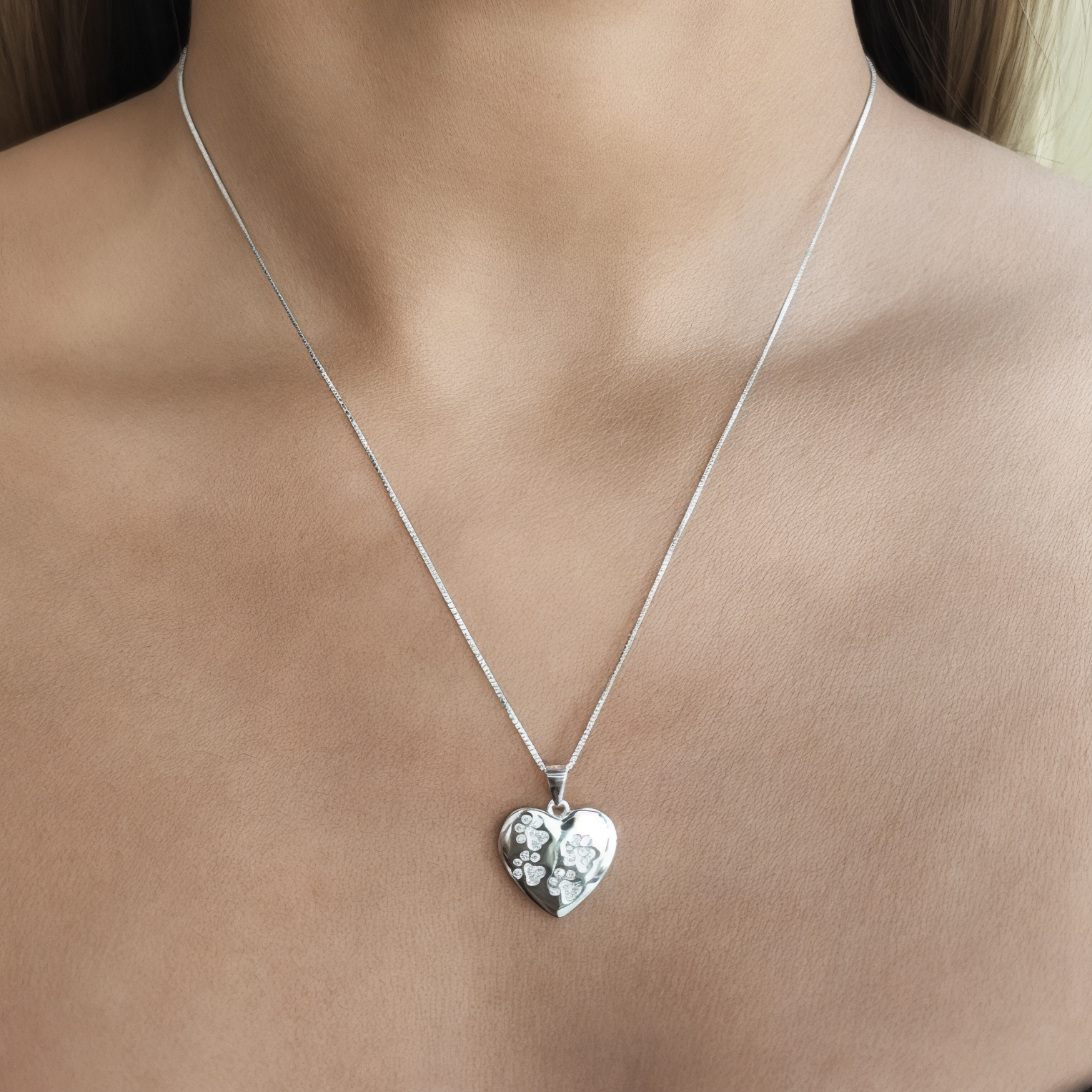 COLLAR ANDREA COGGIOLA JOYAS PLATA FINA 925 CORAZÓN HUELLAS CIRCÓN - 3