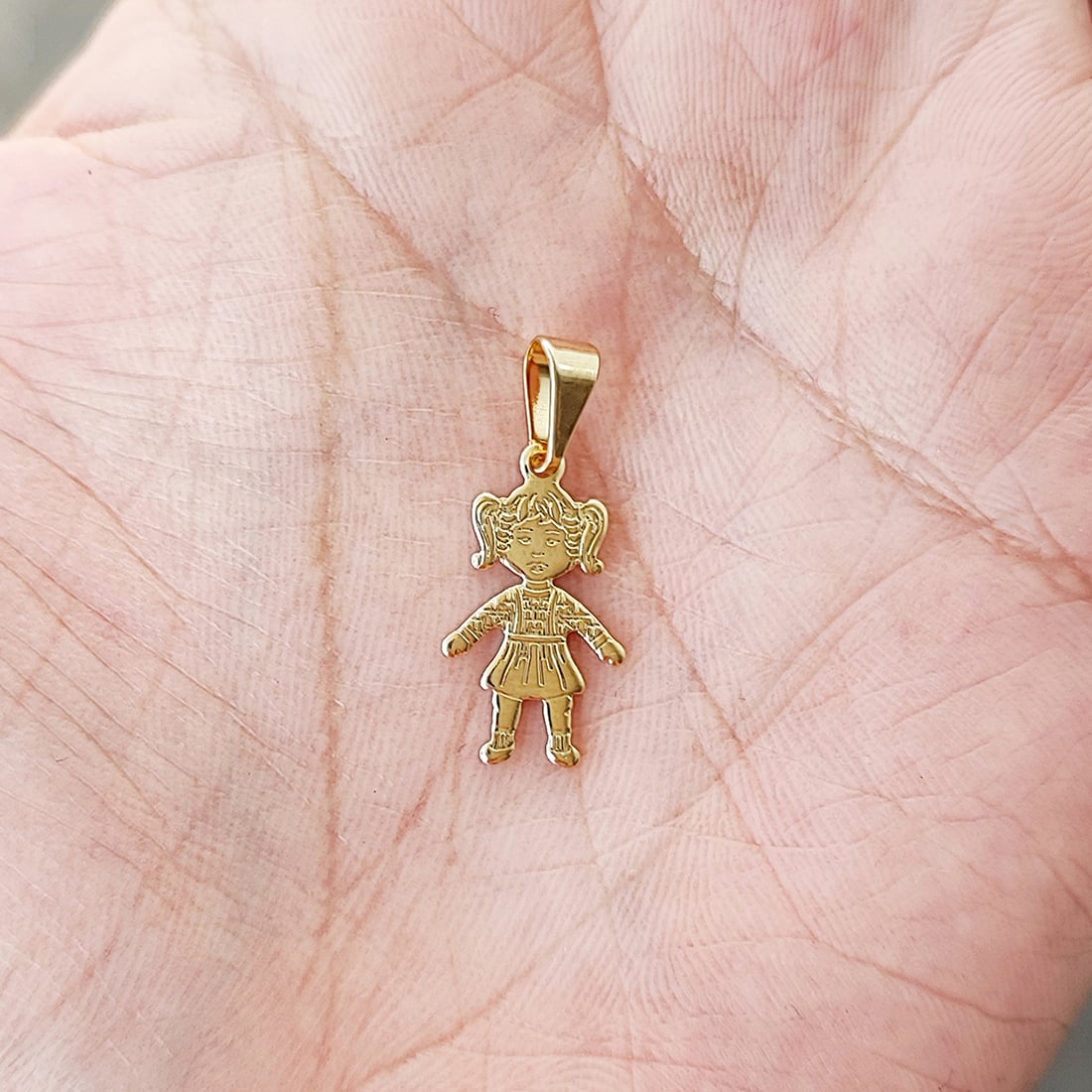COLGANTE NIÑA SATINADA ENCHAPADO ORO 18K - 2
