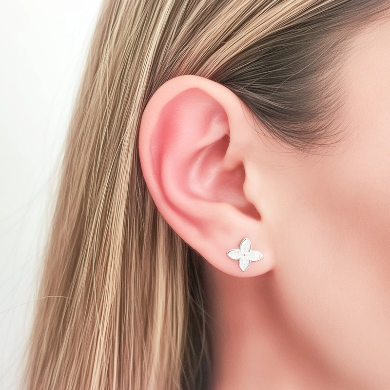 AROS TRÉBOL CIRCÓN EN COLOR BLANCO REGINA PLATA FINA 925 - 3